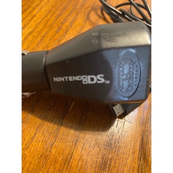 Nintendo 3DS 2DS DSi XL Game Console Car Power Adapter Charger - Picture 2 of 4